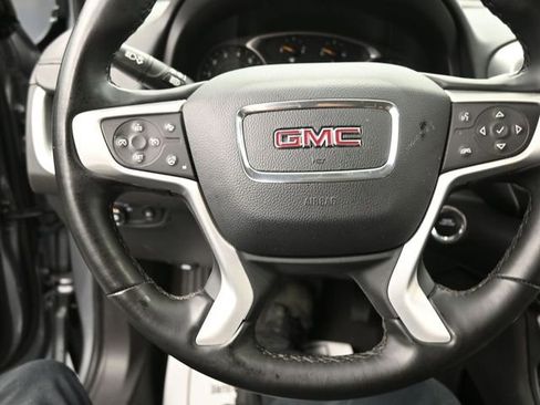 Used 2024 GMC Terrain SLT image 11