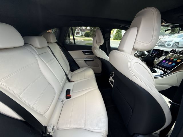 Used 2026 Mercedes-Benz GLC 300 4MATIC image 16