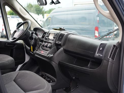 Used 2018 RAM ProMaster 2500 FWD image 2