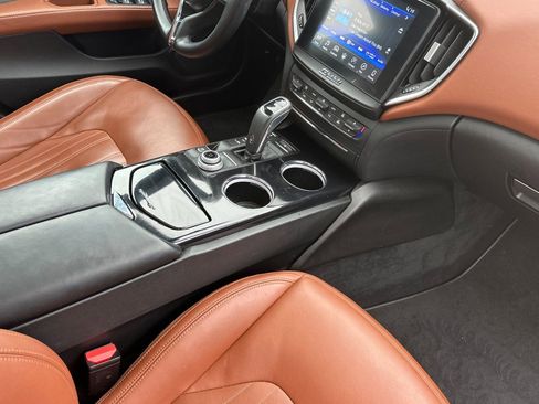 Used 2020 Maserati Ghibli GranLusso image 18