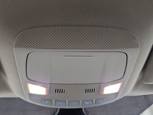 Used 2024 Ford Edge SEL w/ Convenience Package image 3