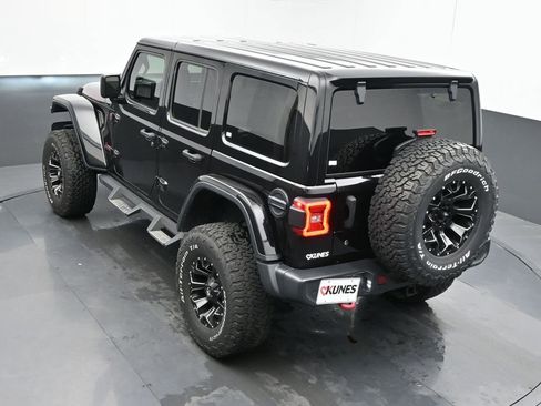 Used 2018 Jeep Wrangler Unlimited Rubicon w/ Dual Top Group AWD/4WD image 42