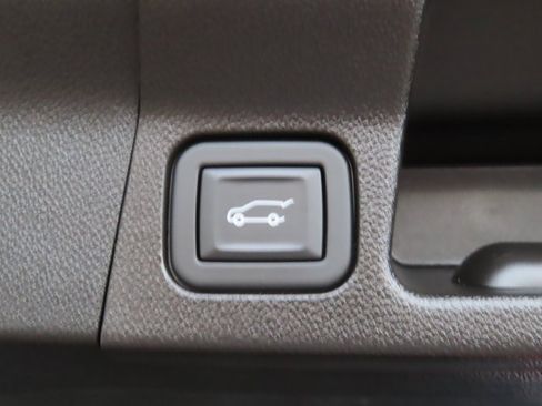 Used 2023 GMC Acadia AT4 w/ Technology Package image 33