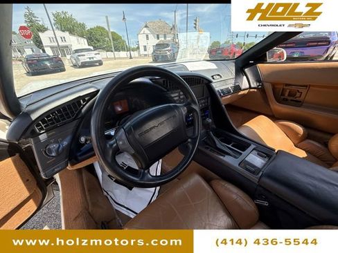 Used 1990 Chevrolet Corvette Convertible RWD image 10