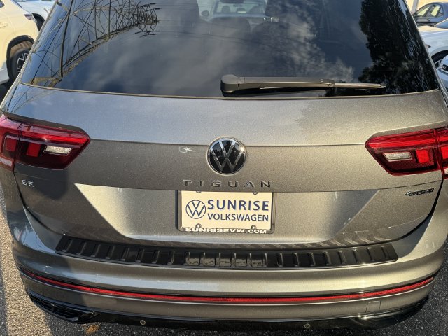 Used 2024 Volkswagen Tiguan SE R-Line AWD/4WD image 37