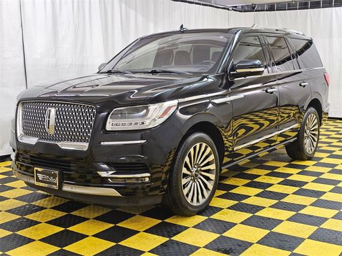 Used 2019 Lincoln Navigator Reserve image 7