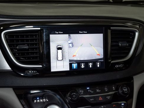Used 2020 Chrysler Pacifica Touring-L Plus w/ Tire & Wheel Group FWD image 17