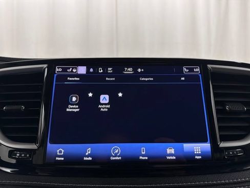 Used 2022 Chrysler Pacifica Touring-L FWD image 17