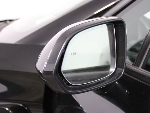 Used 2024 Chevrolet Blazer EV LT AWD/4WD image 29