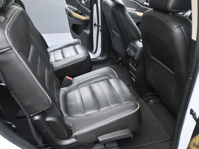Used 2018 GMC Acadia Denali w/ Technology Package AWD/4WD image 16