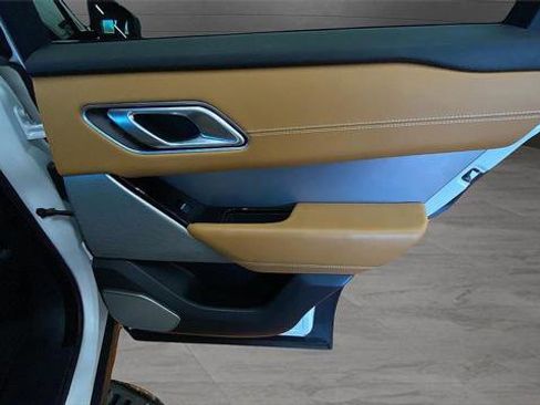 Used 2021 Land Rover Range Rover Velar R-Dynamic HSE image 32