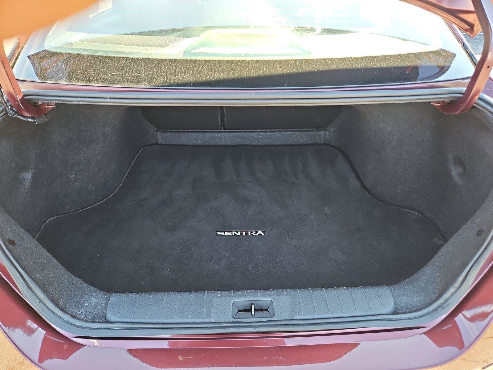 Used 2024 Nissan Sentra SV FWD image 8