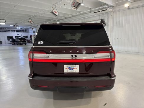 Used 2019 Lincoln Navigator L Reserve image 4