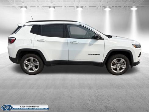 Used 2024 Jeep Compass Latitude AWD/4WD image 13