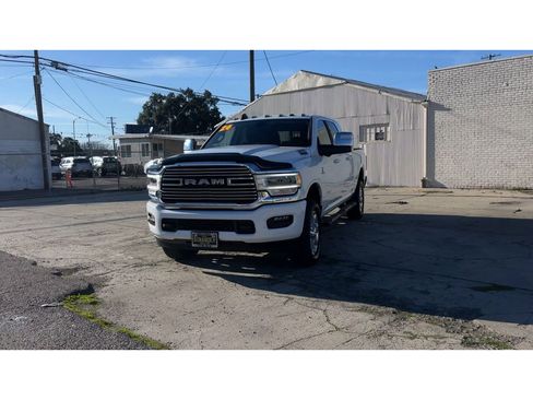 Used 2024 RAM 3500 Laramie w/ Towing Technology Group image 6