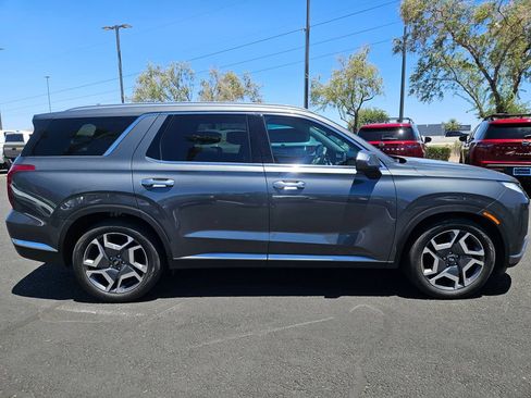 Used 2024 Hyundai Palisade Limited FWD image 4