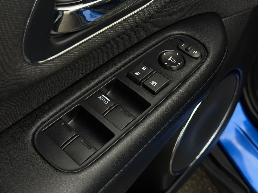 Used 2021 Honda HR-V EX image 12