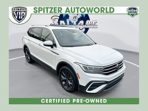 Used 2023 Volkswagen Tiguan SE w/ Panoramic Sunroof Package FWD image 1