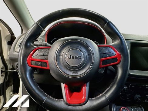 Used 2019 Jeep Compass Trailhawk AWD/4WD image 11