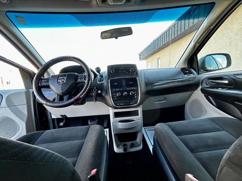 Used 2016 Dodge Grand Caravan image 15