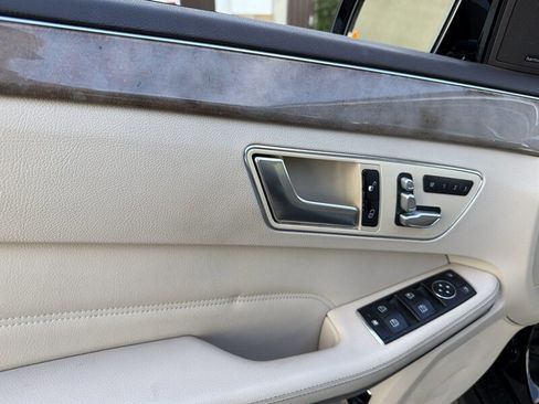 Used 2014 Mercedes-Benz E 250 BlueTEC Sedan image 12