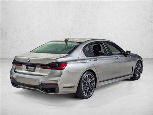 Used 2020 BMW 740i w/ M Sport Package image 5