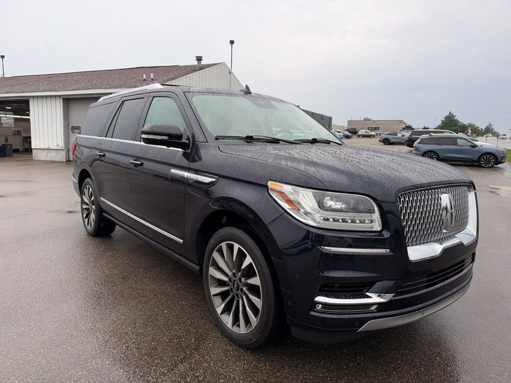 Used 2021 Lincoln Navigator L Reserve w/ Luxury Package AWD/4WD image 7