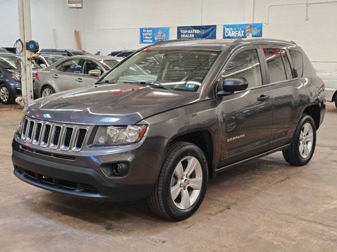 Used 2017 Jeep Compass Sport AWD/4WD image 2