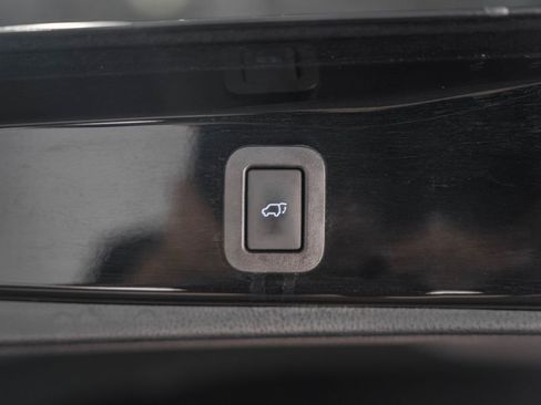 Used 2018 Toyota Highlander XLE w/ Protection Package #3 image 7