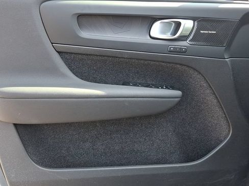 Certified 2023 Volvo XC40 Recharge Ultimate w/ Protection Package Premier AWD/4WD image 12