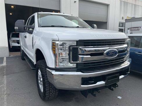 Used 2018 Ford F250 XL w/ STX Appearance Package image 9