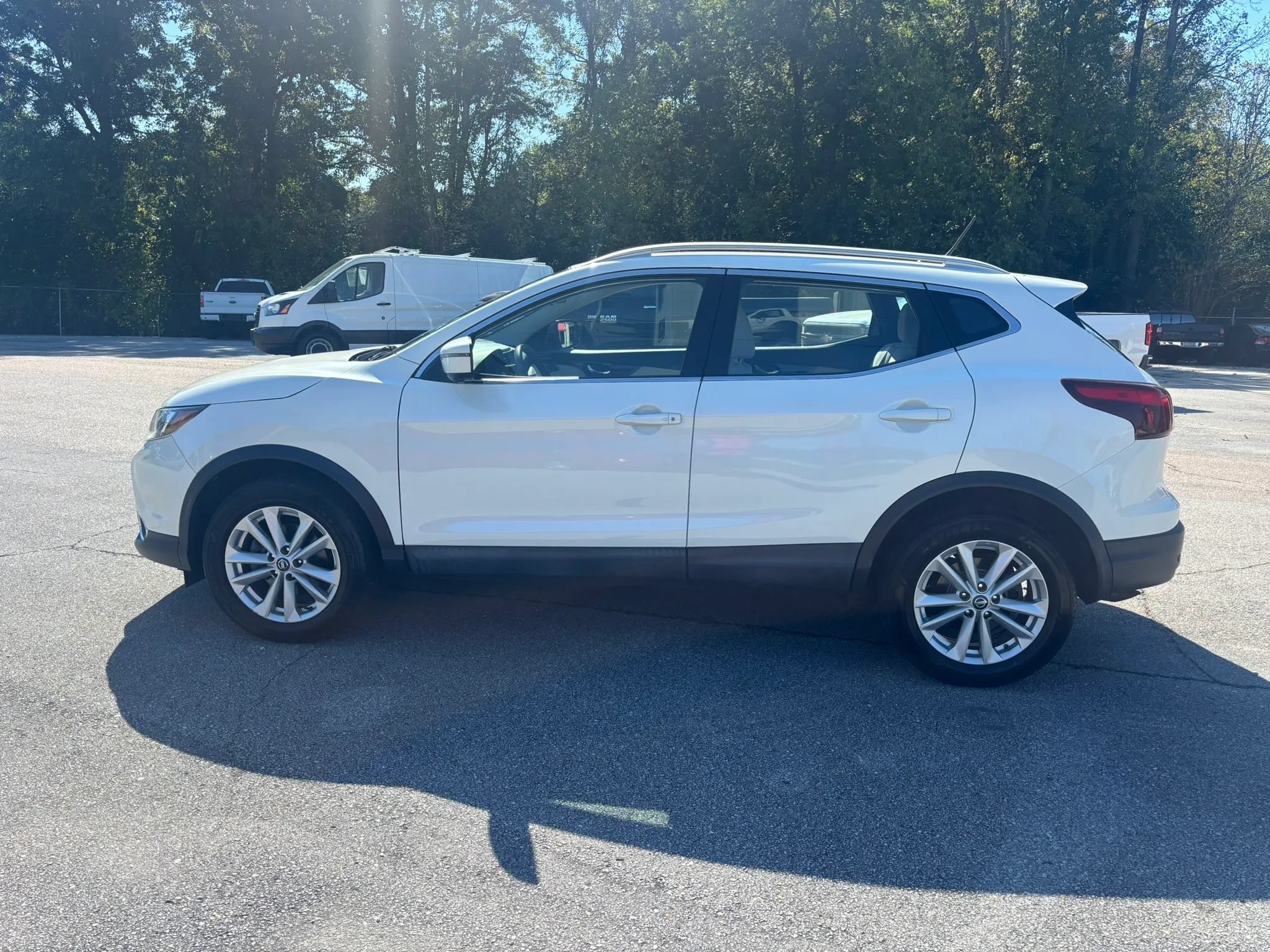 Used 2019 Nissan Rogue Sport SV w/ Technology Package AWD/4WD image 8