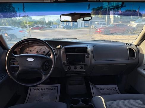 Used 2005 Ford Explorer Sport Trac XLT RWD image 9