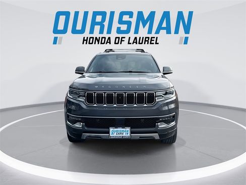 Used 2022 Jeep Wagoneer Series III w/ Premium Group I image 3