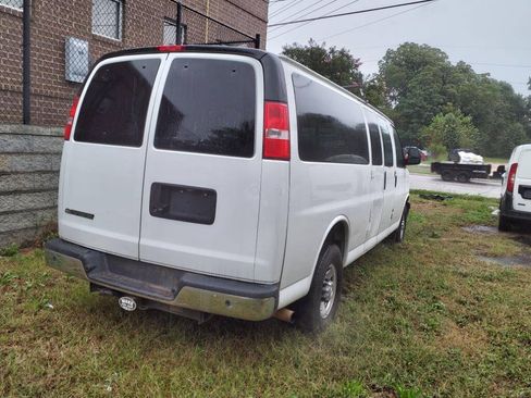 Used 2019 Chevrolet Express 3500 LT w/ LT Preferred Equipment Group RWD image 3