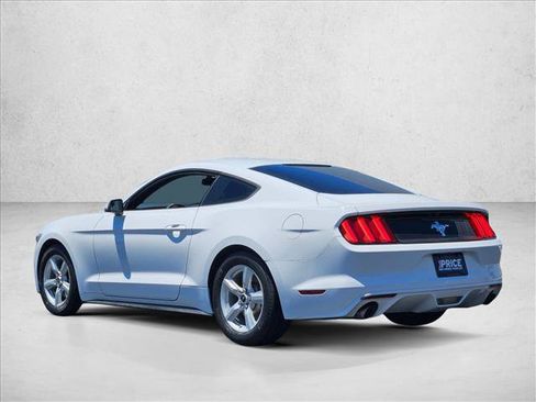 Used 2016 Ford Mustang Coupe RWD image 8