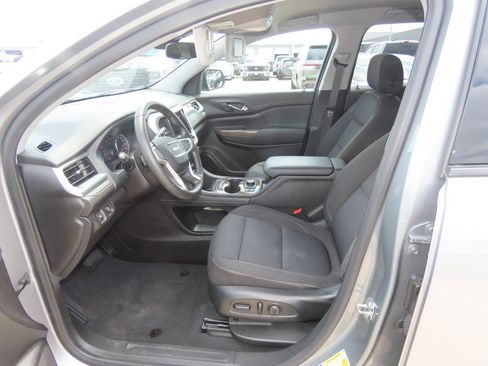 Used 2023 GMC Acadia SLE w/ Driver Convenience Package FWD image 26