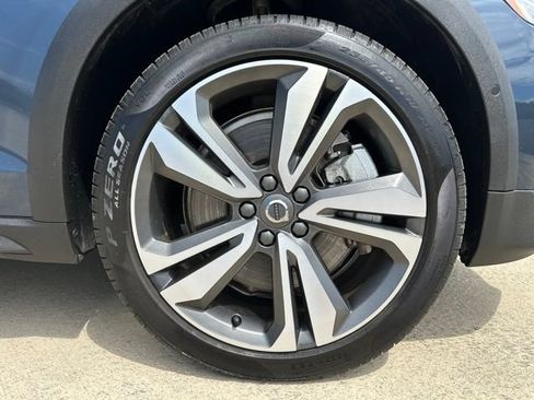 Certified 2025 Volvo V60 B5 Cross Country Plus AWD/4WD image 11