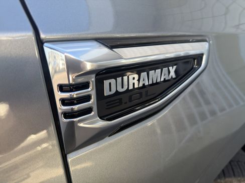 Used 2026 GMC Yukon XL Denali w/ Denali Reserve Package AWD/4WD image 5
