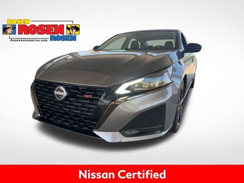 Certified 2023 Nissan Altima 2.5 SR image 1
