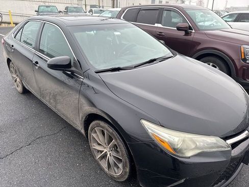 Used 2015 Toyota Camry XSE image 6