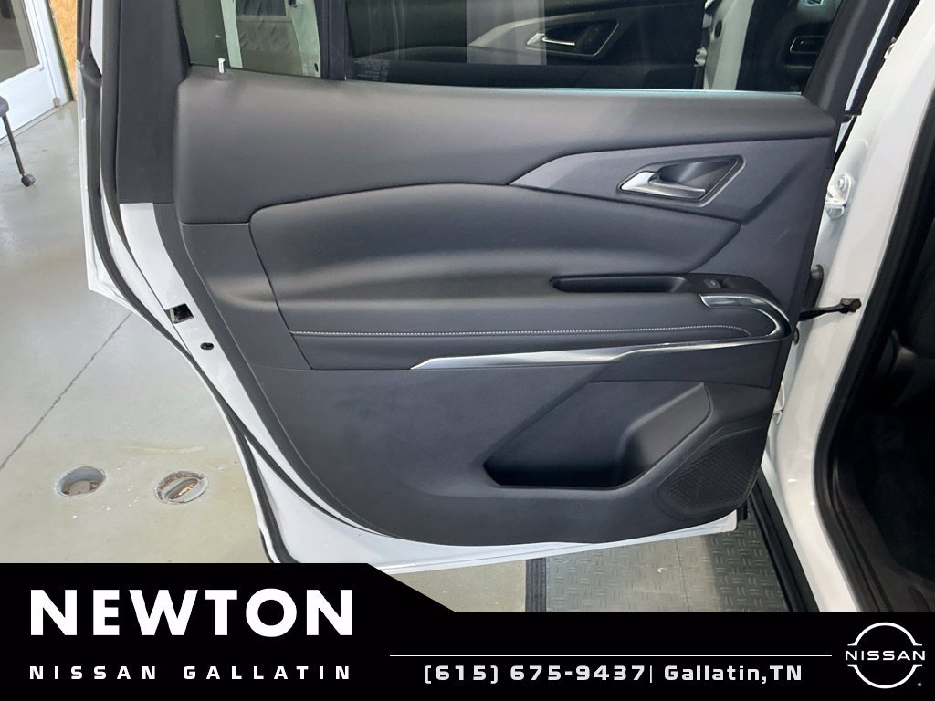 Used 2024 Chevrolet Traverse LT FWD image 47