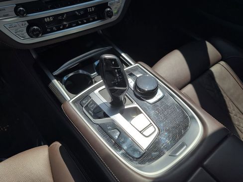 Used 2016 BMW 750i xDrive AWD/4WD image 10