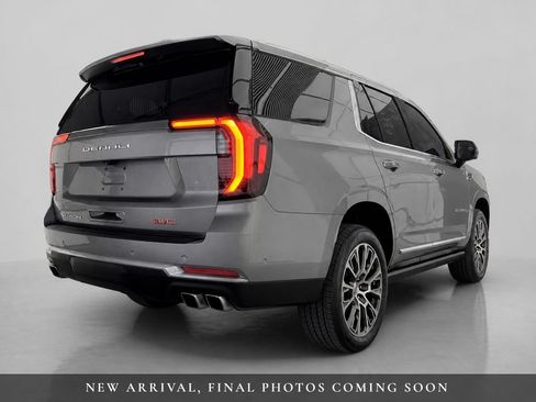 Used 2026 GMC Yukon Denali w/ Sun & Power Step Package AWD/4WD image 3