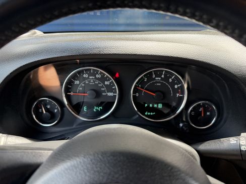 Used 2018 Jeep Wrangler Sport AWD/4WD image 16