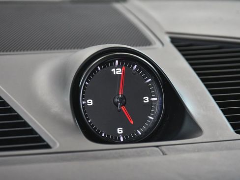 Used 2021 Porsche Cayenne image 23