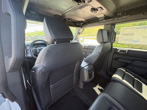 New 2026 Ford Bronco Outer Banks AWD/4WD image 18