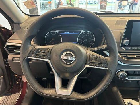Certified 2025 Nissan Altima 2.5 SV FWD image 18