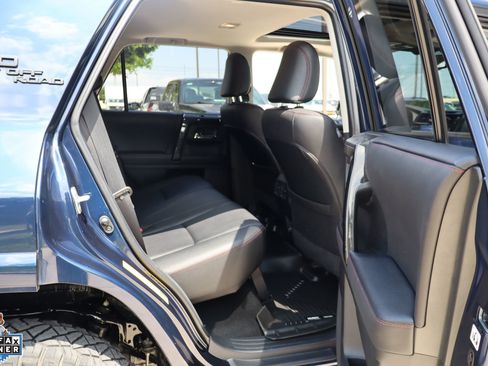 Used 2022 Toyota 4Runner TRD Off-Road Premium w/ Moonroof Package AWD/4WD image 29
