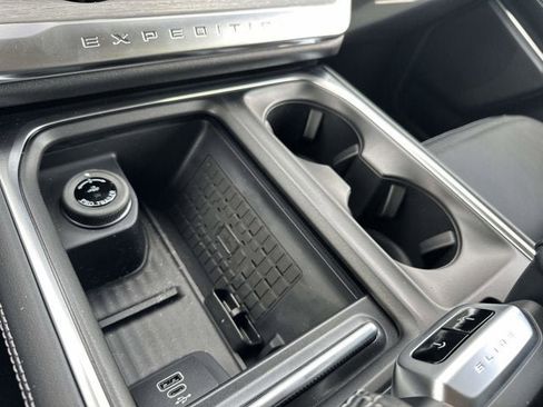 New 2025 Ford Expedition Platinum w/ Driver's Package image 16